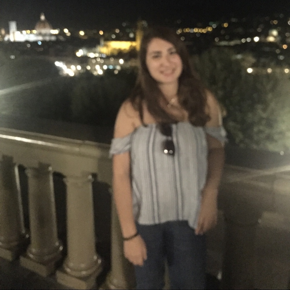 Meet your Posher, Cassandra